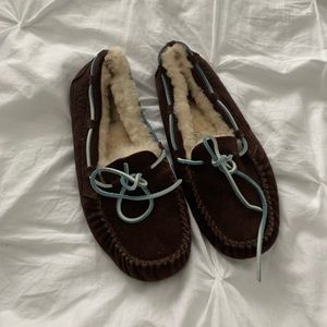 Uggs size 8 slipper shoes